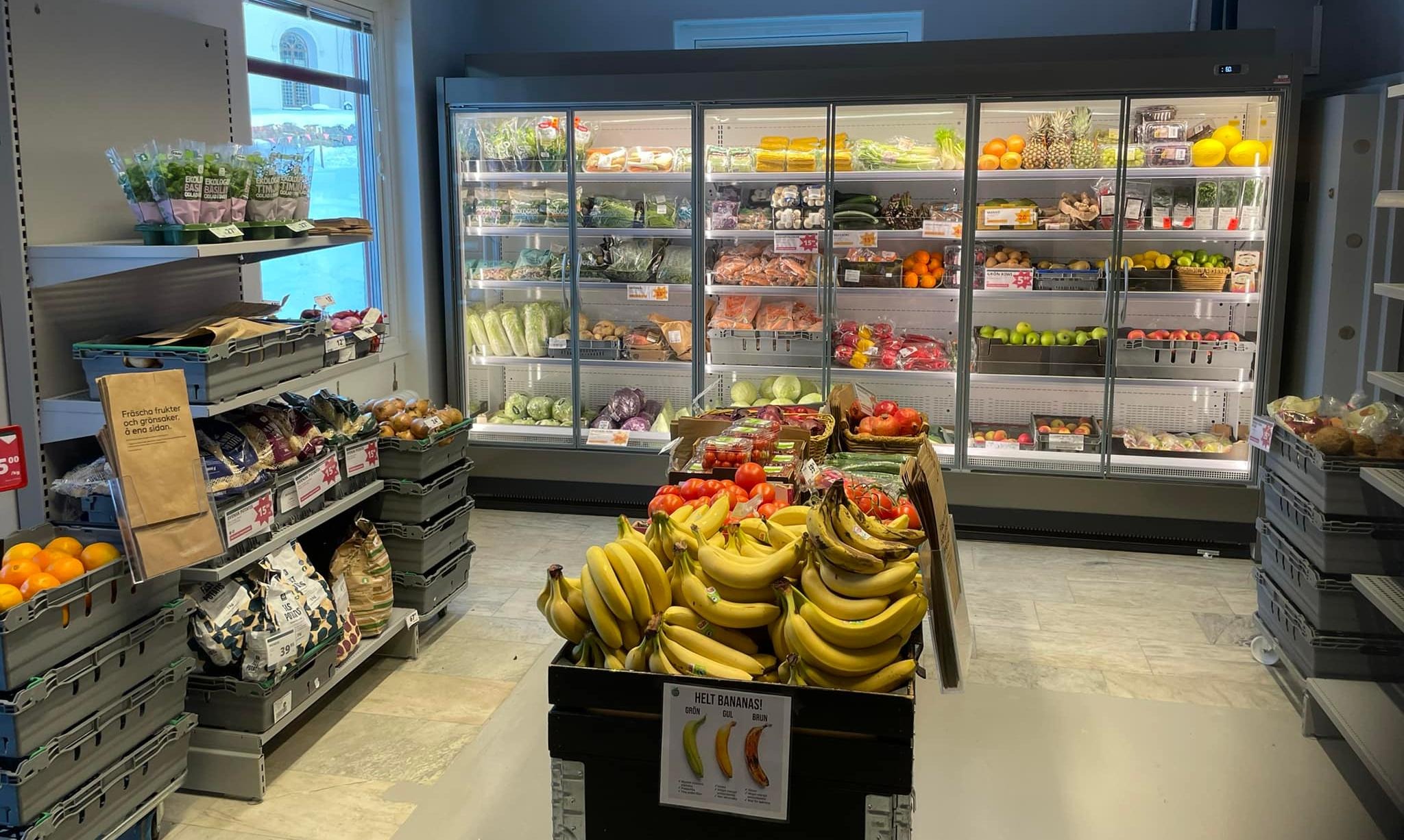 Frukt och grönt i butiken Tempo Liden