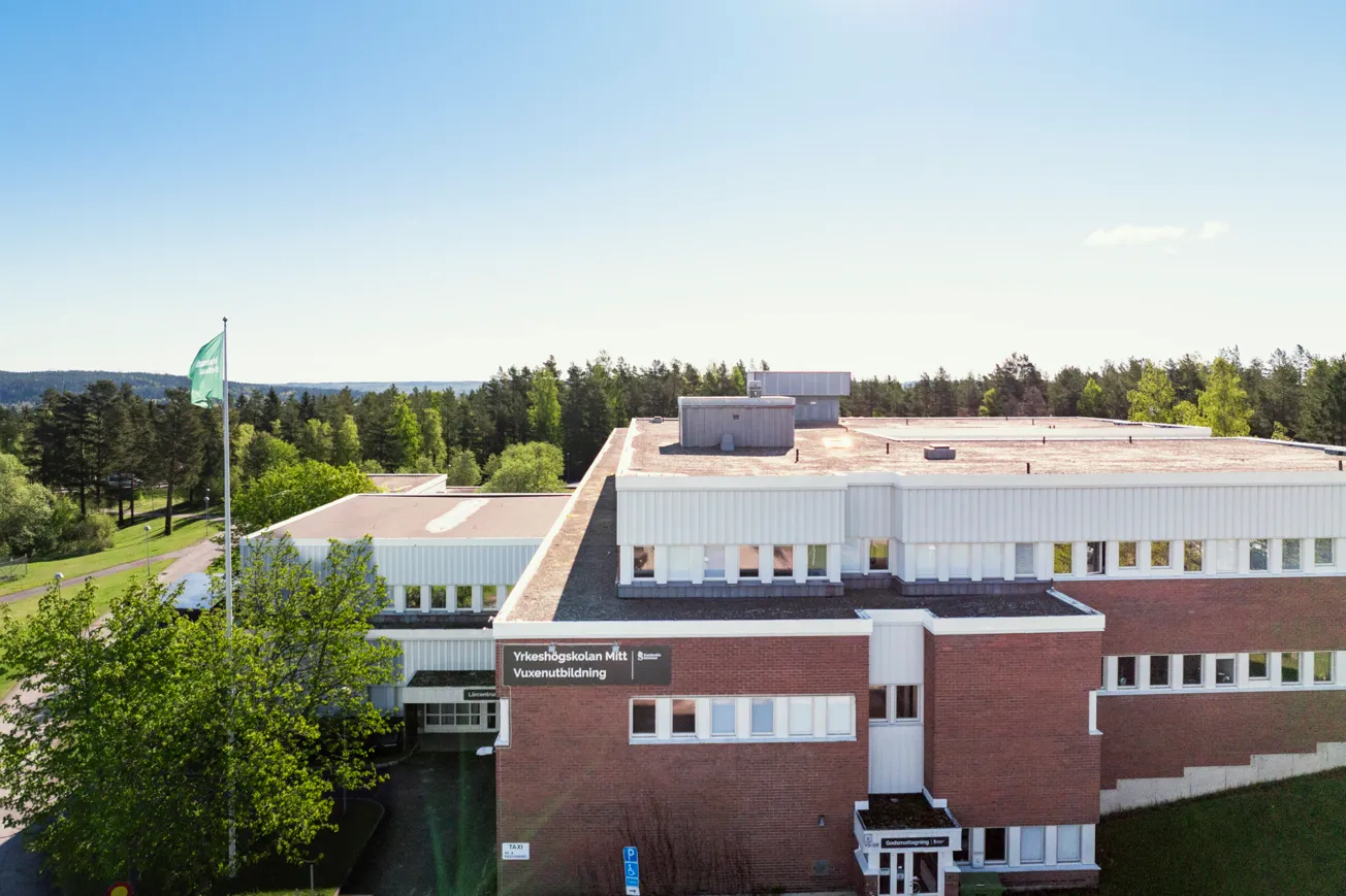 Flygfoto över Vuxenutbildning Sundsvall.