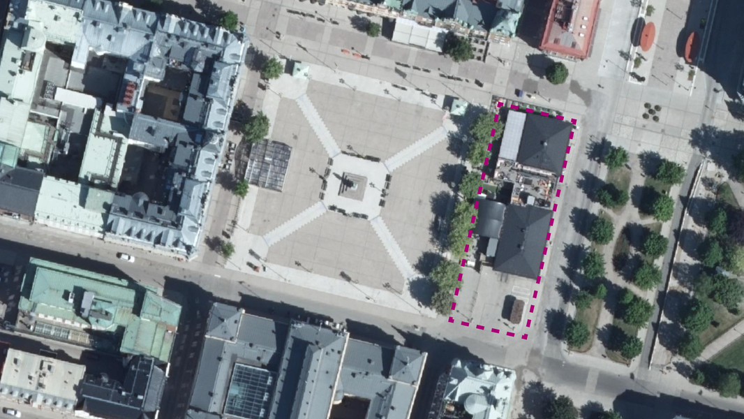 Flygfoto över Stora torget med torgetkvarteret markerat med en rektangulär form.